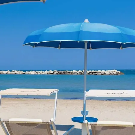 Casa Relax Con Parcheggio E Jacuzzi , Vicino Al Mare E Al Centro Lejlighed *