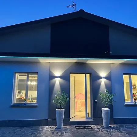 Casa Relax Con Parcheggio E Jacuzzi , Vicino Al Mare E Al Centro Apartment