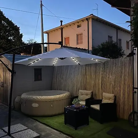 Casa Relax Con Parcheggio E Jacuzzi , Vicino Al Mare E Al Centro ベラーリア・イジェア・マリーナ