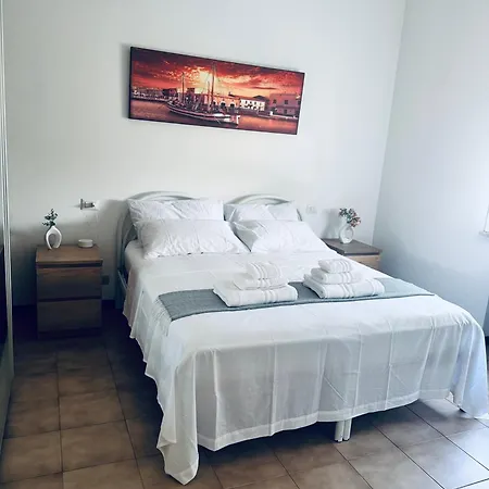 Casa Relax Con Parcheggio E Jacuzzi , Vicino Al Mare E Al Centro ベラーリア・イジェア・マリーナ