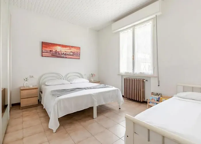 Casa Relax Con Parcheggio E Jacuzzi , Vicino Al Mare E Al Centro Apartment *